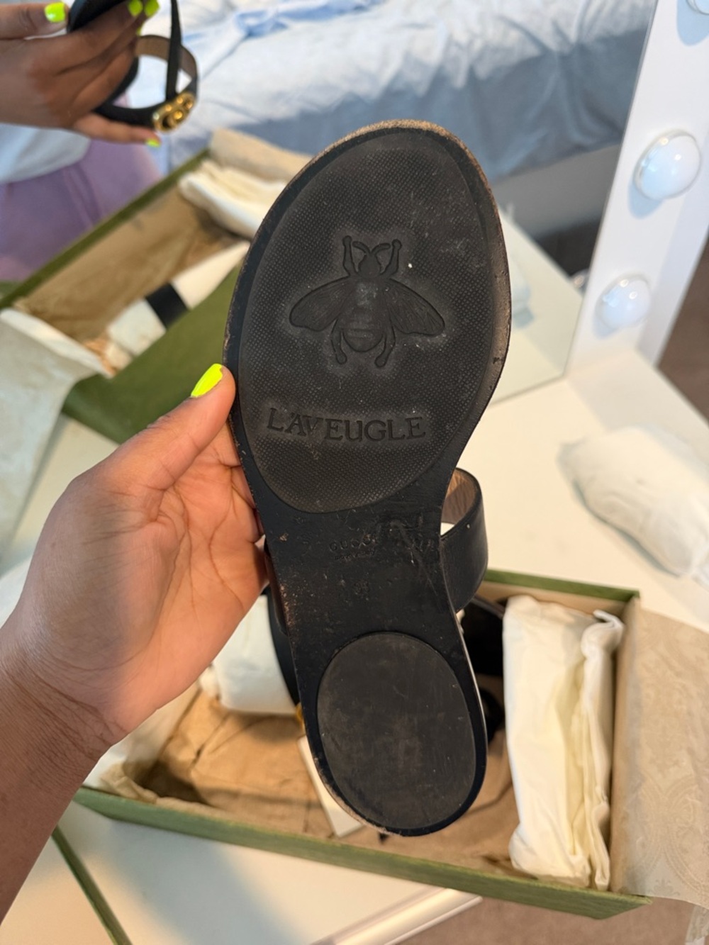 Gucci Black Leather Thong Sandals with Gold Double G - Picture 6 of 10